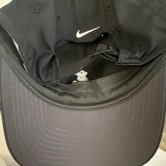 Disney Mickey hat - Picture 3 of 3